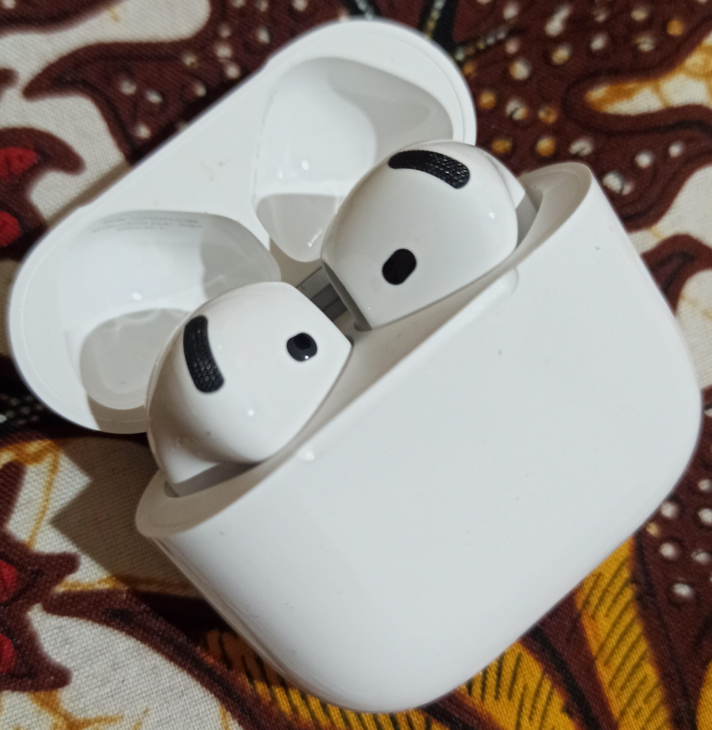 Apple AirPods 4